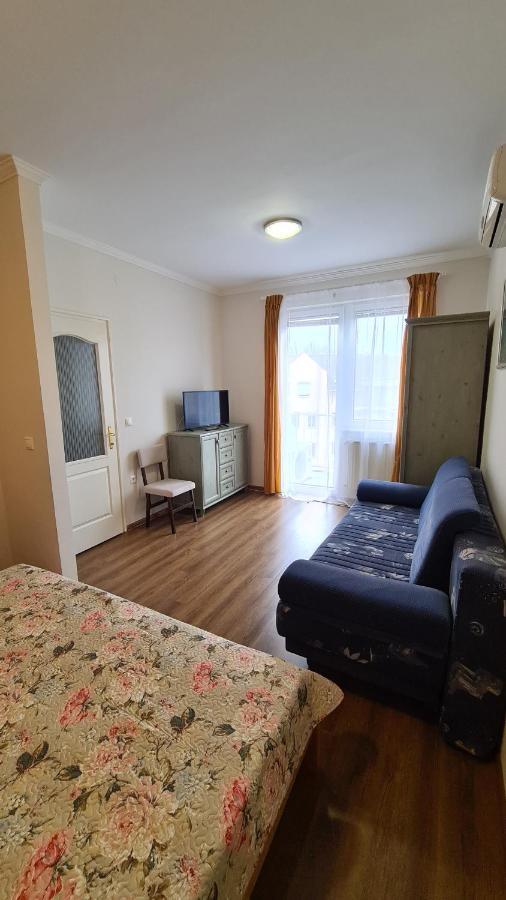 Gabi Apartman Хайдусобосло Экстерьер фото