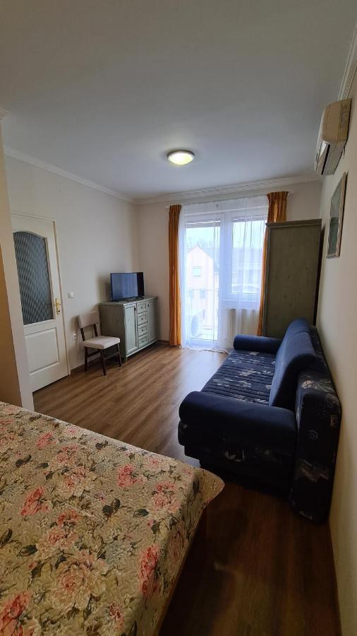 Gabi Apartman Хайдусобосло Экстерьер фото